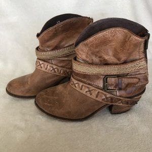 CORRAL Women's Cognac Mixed Straps Round Toe Ankle Boots PB018 Size 8